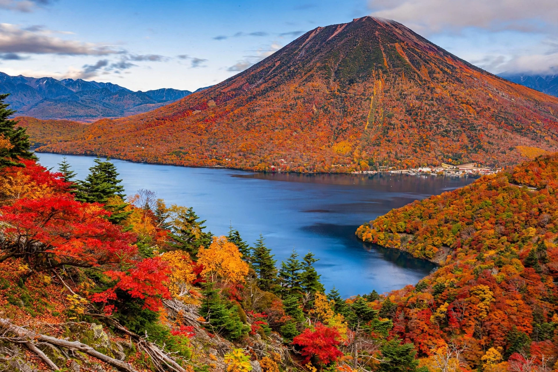 Mount Nantai in autumn colours above Lake Chuzenji, Nikko, Japan